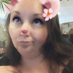 Meet your Posher, Crystal